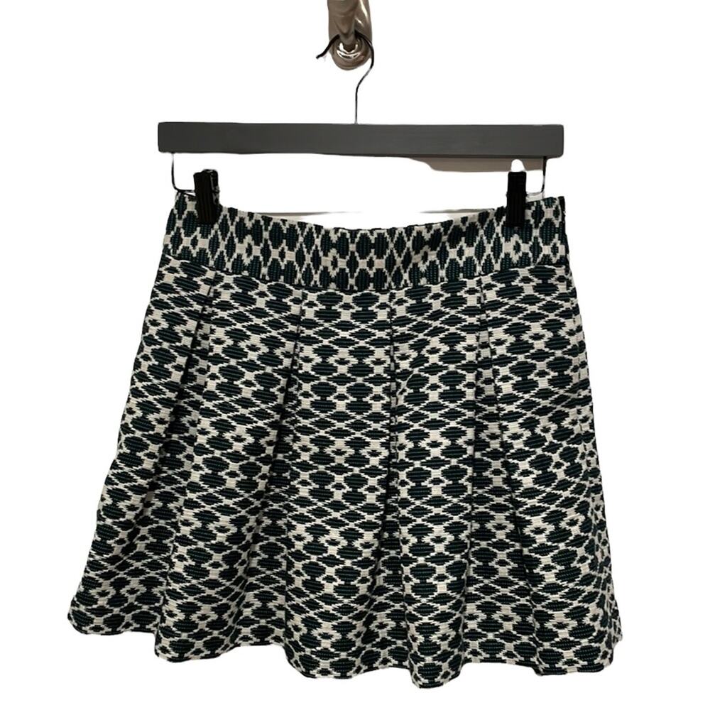 Banana Republic patterned pleated skirt size 4